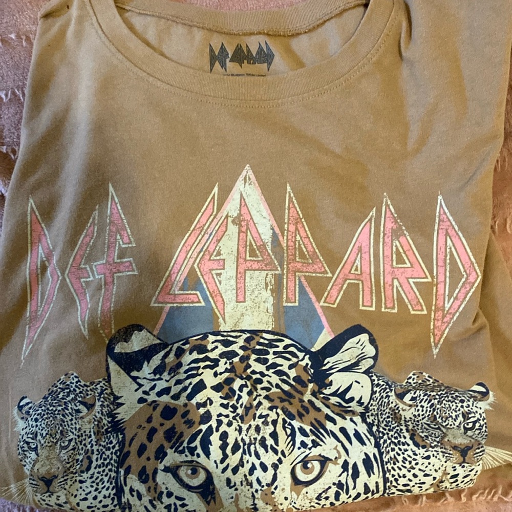 Def Leppard extra long short sleeve tee